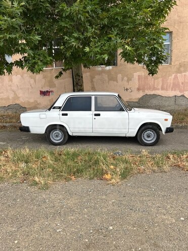 LADA (VAZ) 2107-4