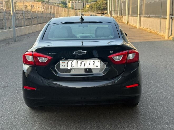 Chevrolet Cruze-13