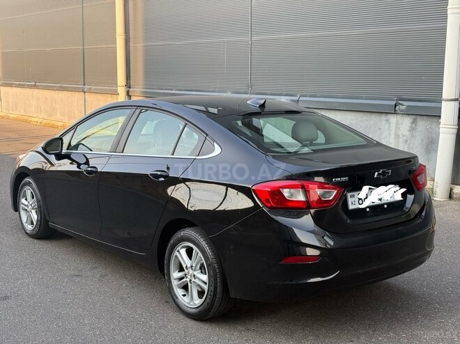 Chevrolet Cruze-12