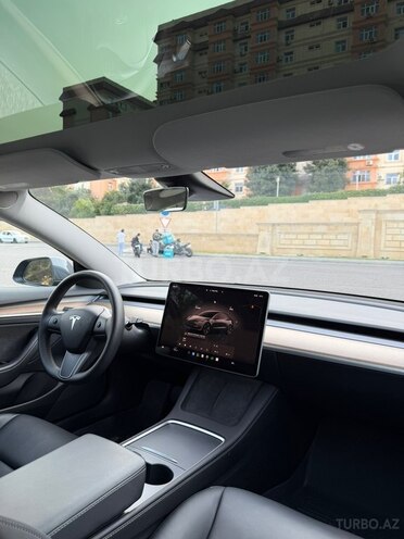 Tesla Model 3-7