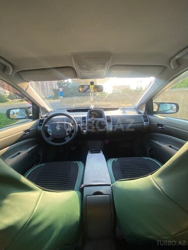 Toyota Prius-3