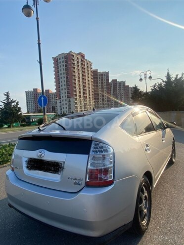 Toyota Prius-8