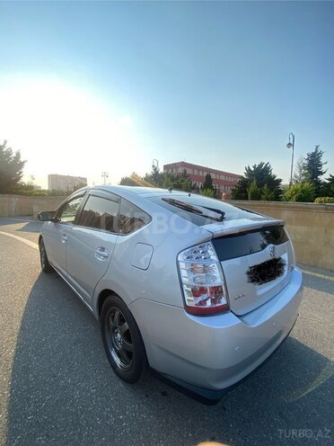 Toyota Prius-10