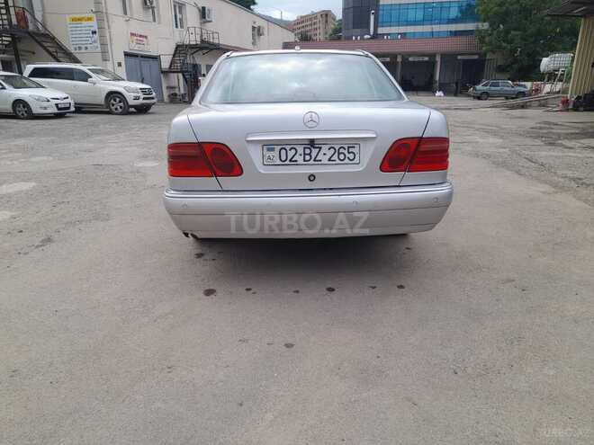 Mercedes E 220-4