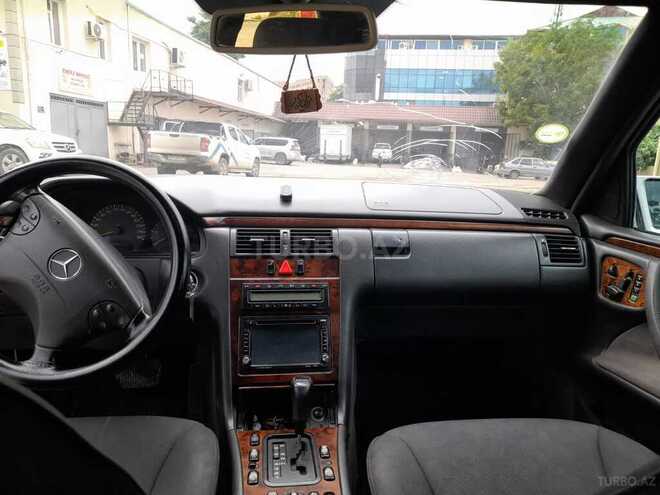 Mercedes E 220-5