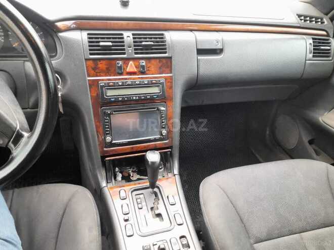 Mercedes E 220-6