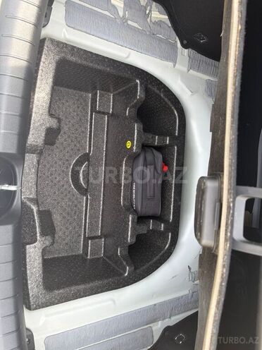 Hyundai Grandeur-6
