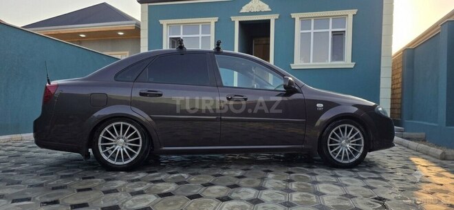 Chevrolet Lacetti-2