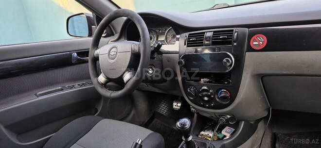 Chevrolet Lacetti-8