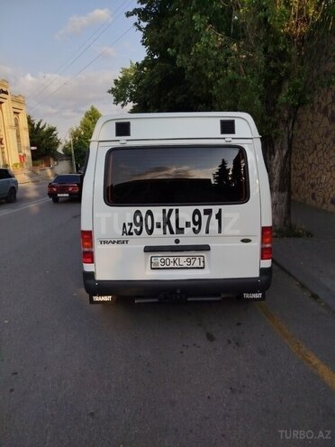 Ford Transit-2