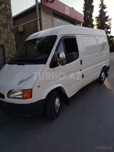 Ford Transit-5