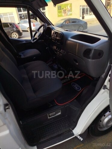 Ford Transit-7