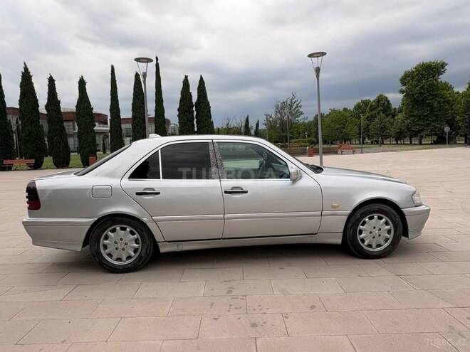 Mercedes C 230-3