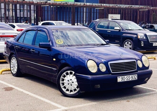 Mercedes E 200-4