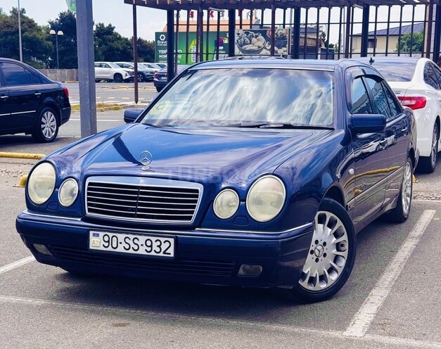 Mercedes E 200-1