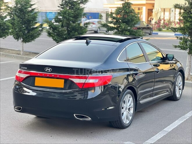 Hyundai Azera-12