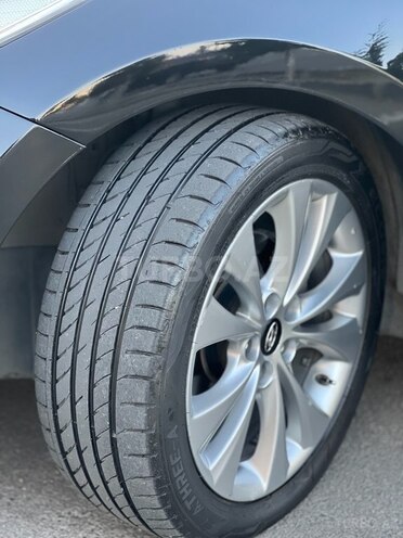 Hyundai Azera-19