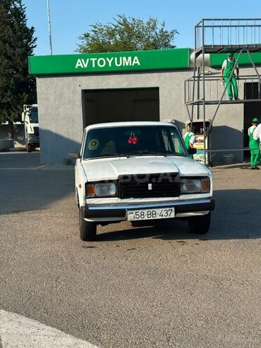 LADA (VAZ) 2107-1