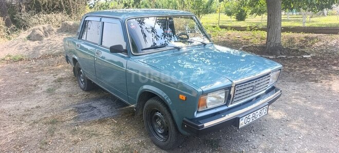 LADA (VAZ) 2107-2