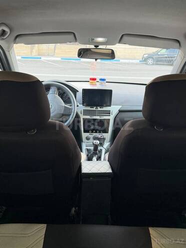 Opel Astra-11