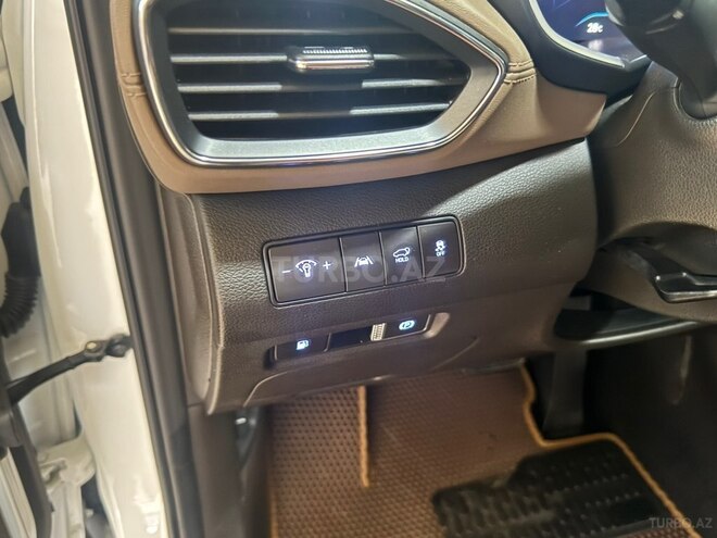 Hyundai Santa Fe-9