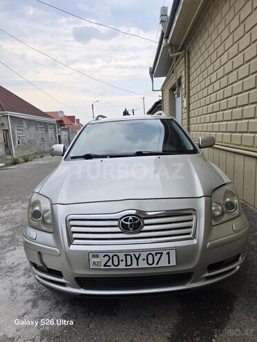 Toyota Avensis-1