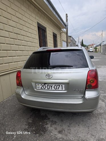 Toyota Avensis-2
