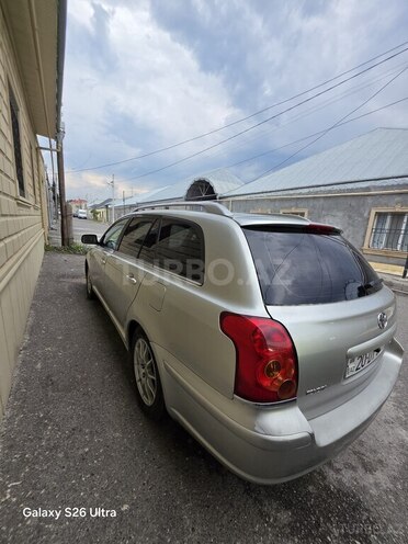 Toyota Avensis-11