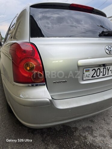 Toyota Avensis-13