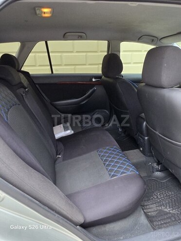 Toyota Avensis-14