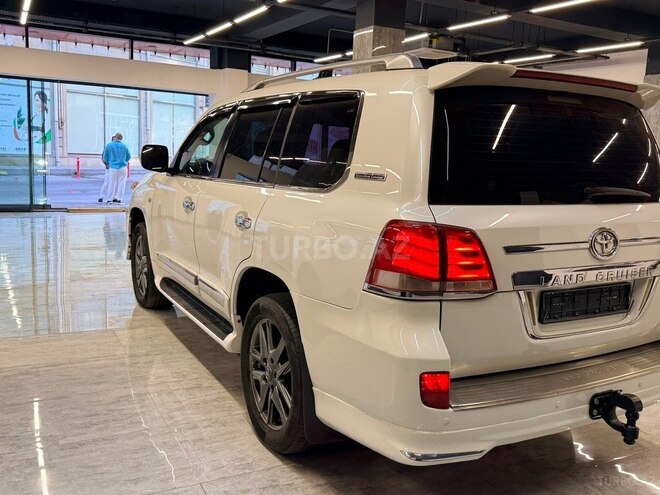 Toyota Land Cruiser-6
