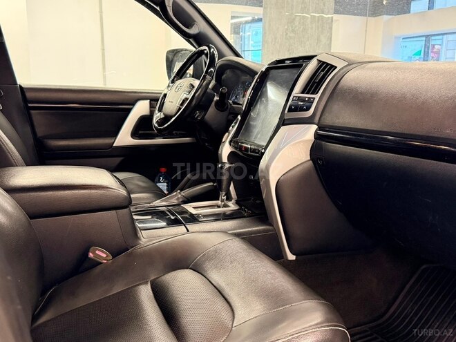 Toyota Land Cruiser-8