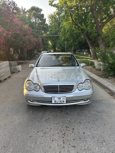 Mercedes C 200-1