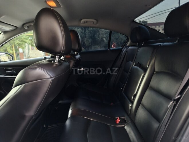Chevrolet Cruze-11
