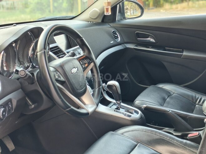 Chevrolet Cruze-10