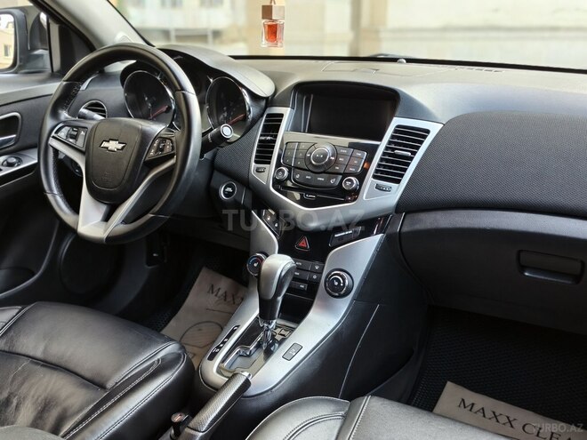 Chevrolet Cruze-9