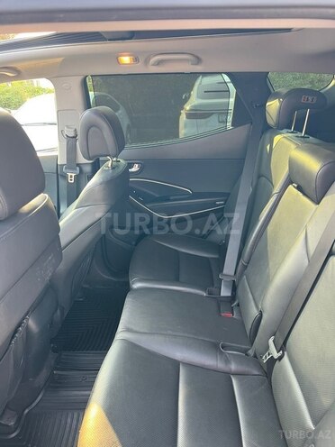 Hyundai Santa Fe-5