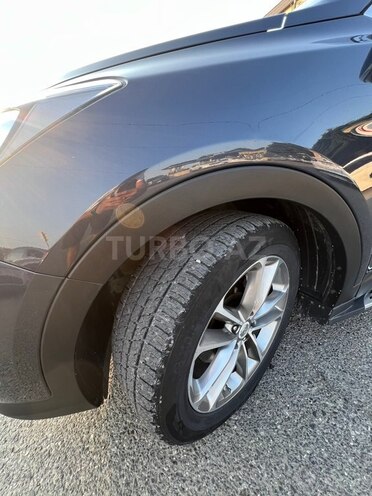Hyundai Santa Fe-15