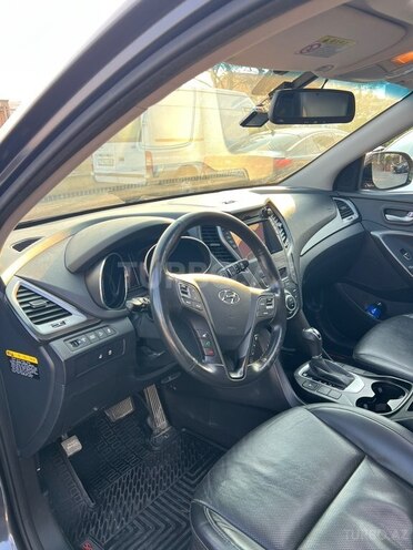 Hyundai Santa Fe-10