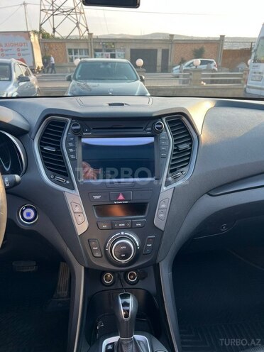 Hyundai Santa Fe-13