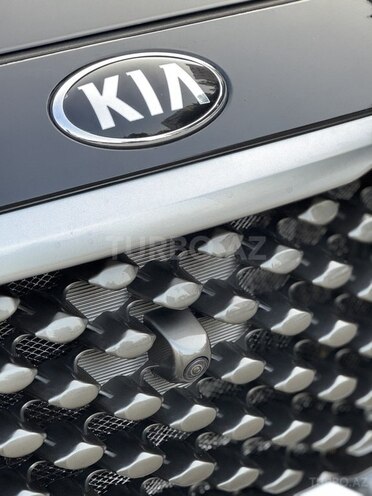 Kia Carnival-17