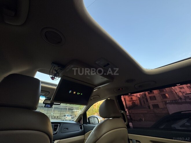 Kia Carnival-14
