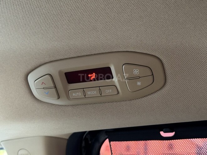 Kia Carnival-9