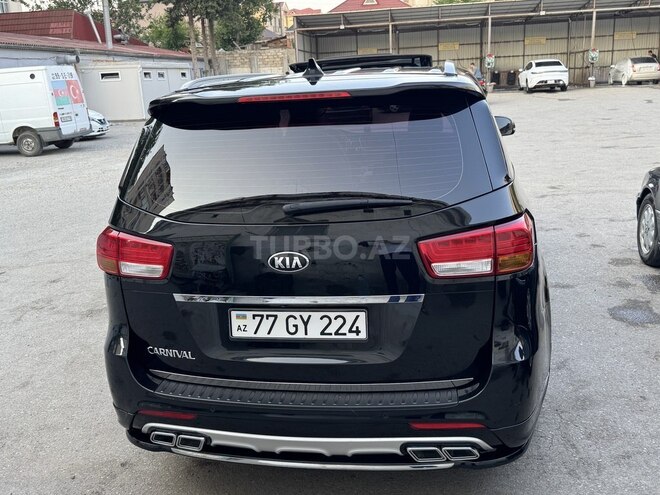 Kia Carnival-2