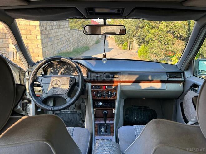 Mercedes 220 E-3