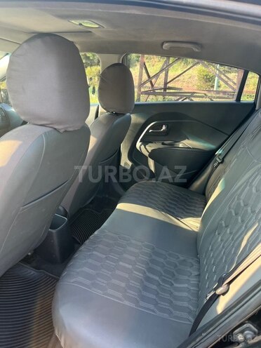 Kia Rio-5