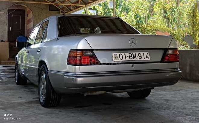 Mercedes 220 E-7