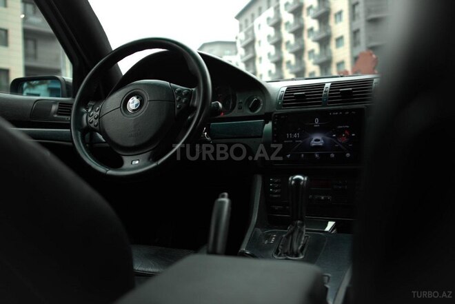 BMW 528-3