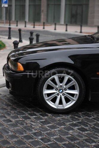 BMW 528-7