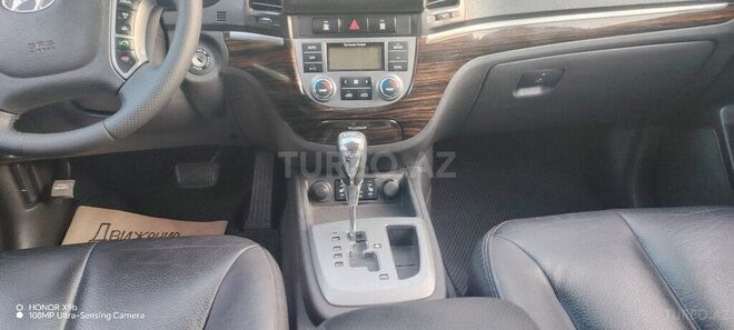 Hyundai Santa Fe-10